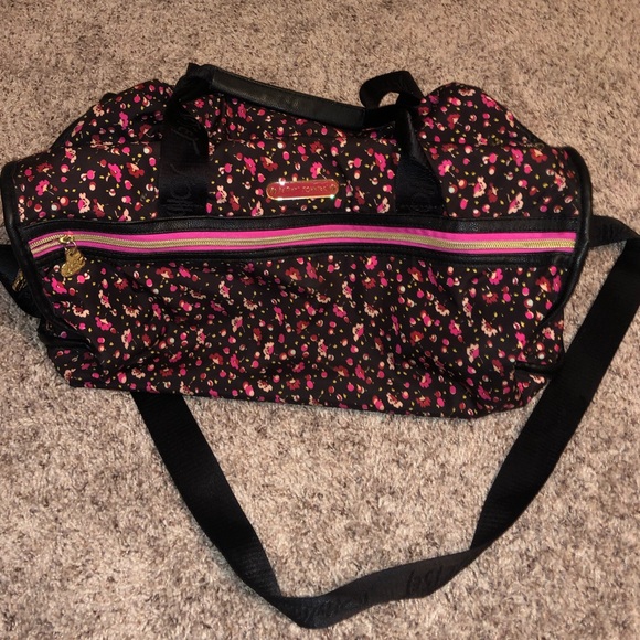 betsey johnson duffle luggage